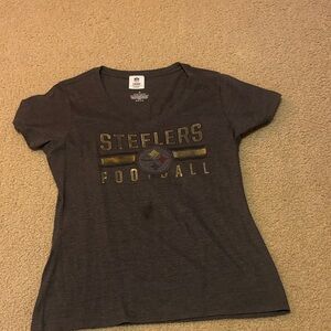 NFL Team Apparel Women's Gray Shirt